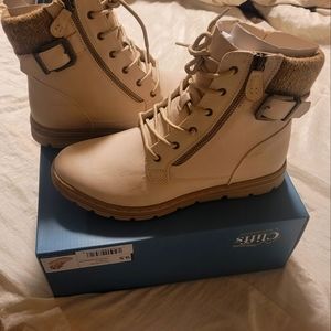 Cliffs by White Mountain Kelsie size 9.5